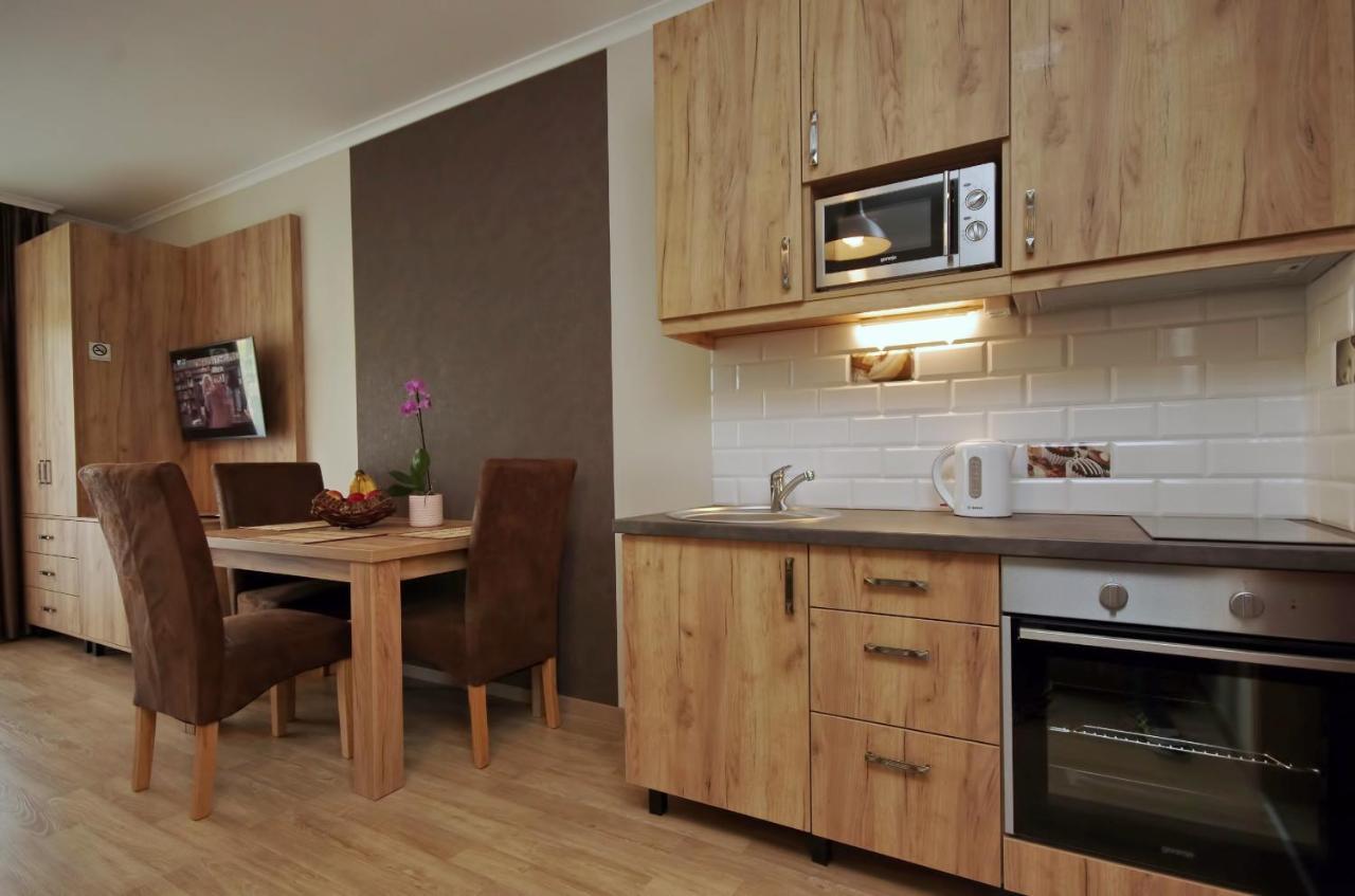 Almasy Apartmanhaz Gyula Exteriör bild