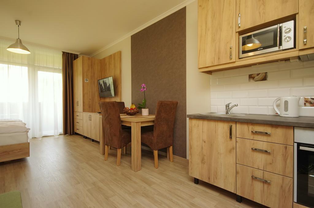 Almasy Apartmanhaz Gyula Exteriör bild